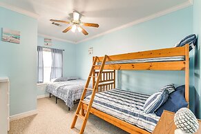 Crystal Beach Home w/ Deck + Ocean Views!