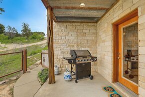 Pet-friendly Granbury Home w/ Lake Access & Grill!