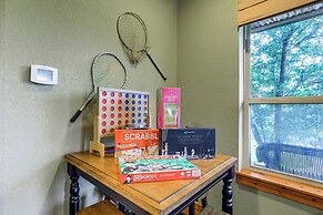 Pet-friendly Granbury Home w/ Lake Access & Grill!