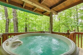 Serene Maggie Valley Retreat w/ Deck & Hot Tub!