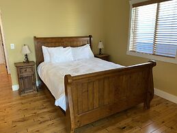 La Casa Lakeside Resort