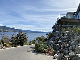 La Casa Lakeside Resort