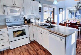 La Casa Lakeside Resort