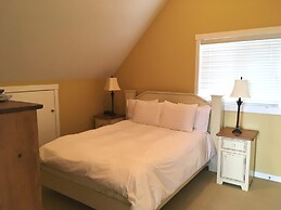 La Casa Lakeside Resort