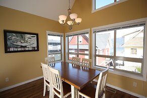 La Casa Lakeside Resort