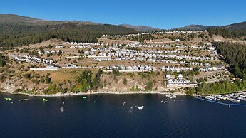 La Casa Lakeside Resort