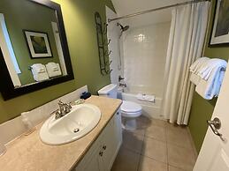 La Casa Lakeside Resort