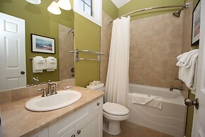 La Casa Lakeside Resort