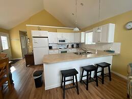 La Casa Lakeside Resort