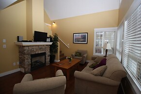 La Casa Lakeside Resort