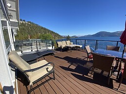 La Casa Lakeside Resort