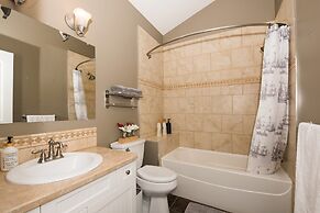 La Casa Lakeside Resort