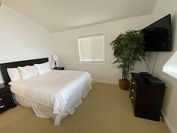 La Casa Lakeside Resort