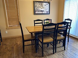 La Casa Lakeside Resort