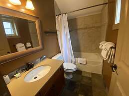 La Casa Lakeside Resort