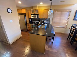 La Casa Lakeside Resort