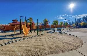 La Casa Lakeside Resort