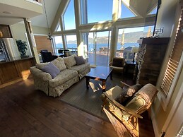 La Casa Lakeside Resort