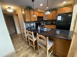 La Casa Lakeside Resort