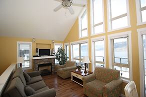 La Casa Lakeside Resort