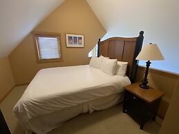 La Casa Lakeside Resort