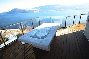 La Casa Lakeside Resort