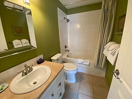 La Casa Lakeside Resort