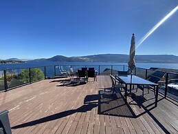 La Casa Lakeside Resort