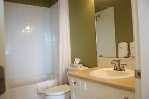 La Casa Lakeside Resort