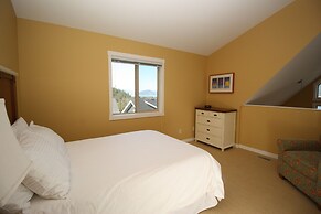 La Casa Lakeside Resort