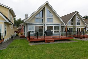 La Casa Lakeside Resort