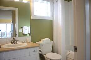 La Casa Lakeside Resort