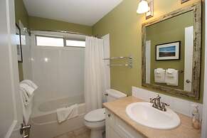 La Casa Lakeside Resort