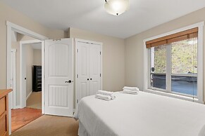 La Casa Lakeside Resort