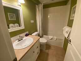 La Casa Lakeside Resort