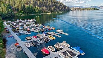 La Casa Lakeside Resort