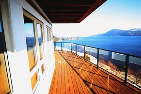 La Casa Lakeside Resort