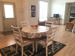 La Casa Lakeside Resort