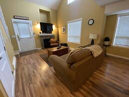 La Casa Lakeside Resort