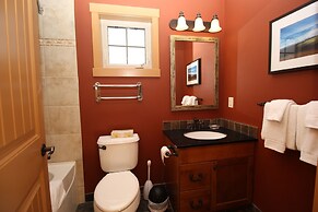 La Casa Lakeside Resort