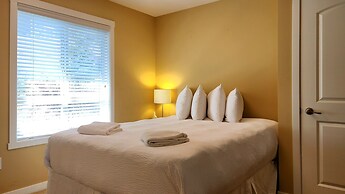 La Casa Lakeside Resort