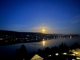 La Casa Lakeside Resort