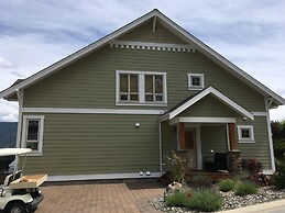 La Casa Lakeside Resort