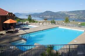 La Casa Lakeside Resort