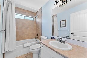 La Casa Lakeside Resort