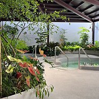 Crownshine Resort