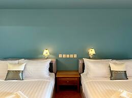 Cha Na Stay at Merry V