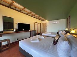 Cha Na Stay at Merry V