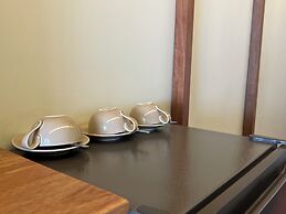 Cha Na Stay at Merry V