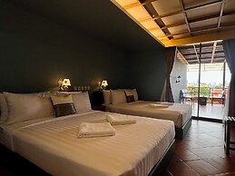 Cha Na Stay at Merry V